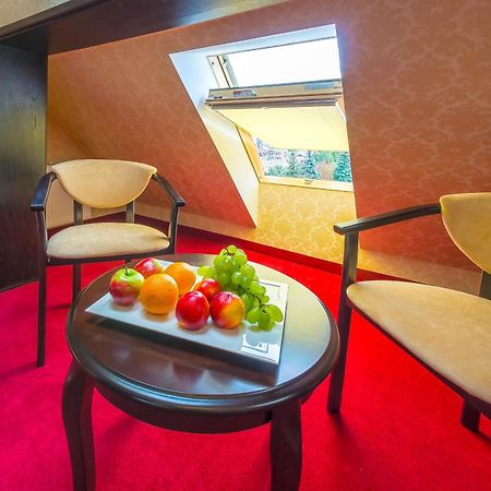 Franz Hotel&Restaurant Ivano-Frankivszk Kültér fotó