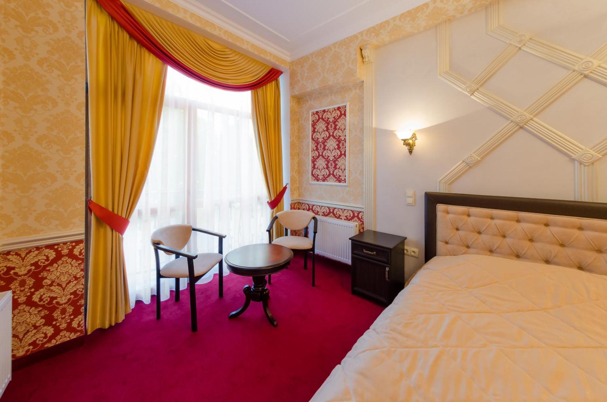 Franz Hotel&Restaurant Ivano-Frankivszk Kültér fotó