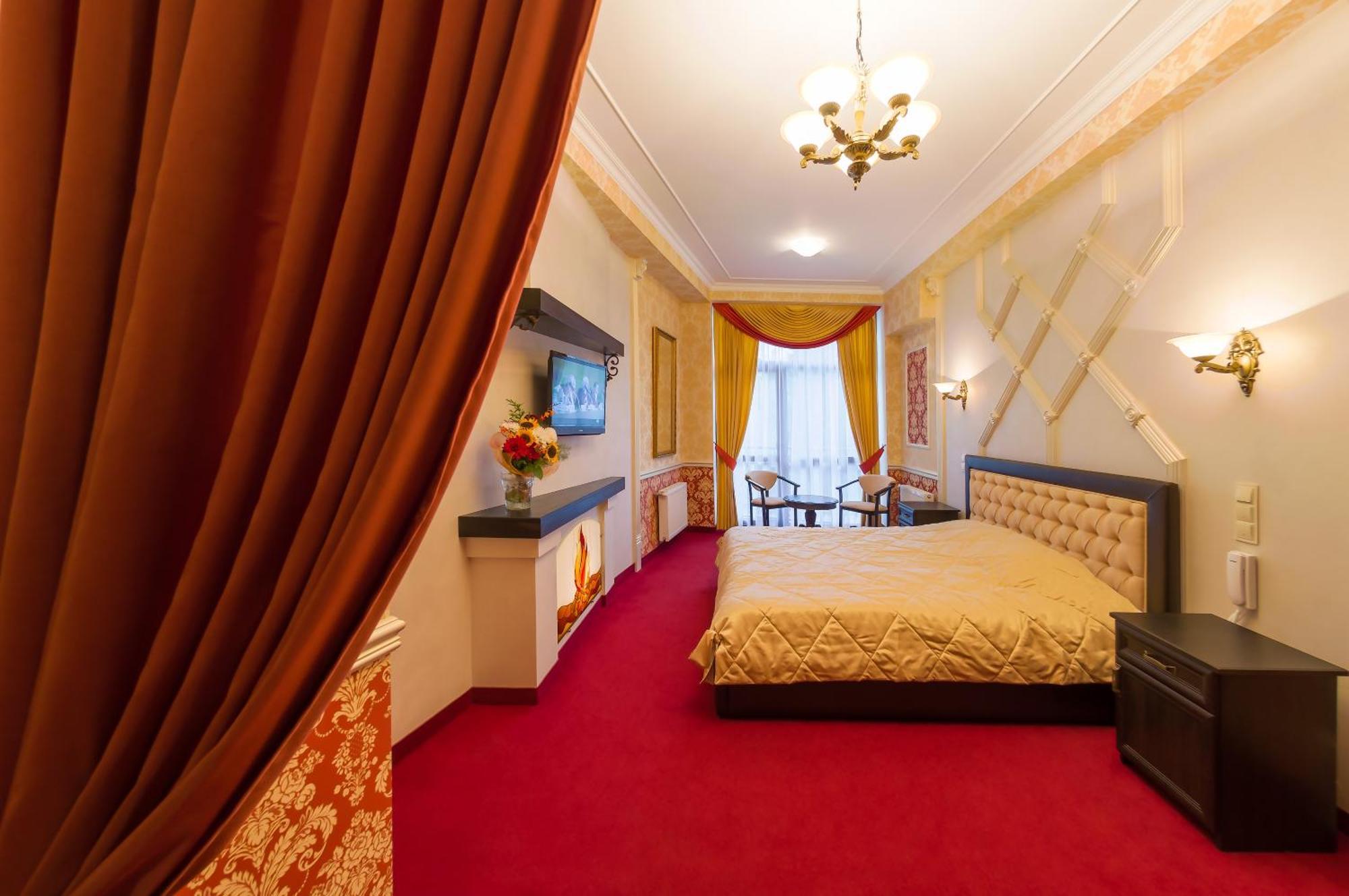 Franz Hotel&Restaurant Ivano-Frankivszk Kültér fotó