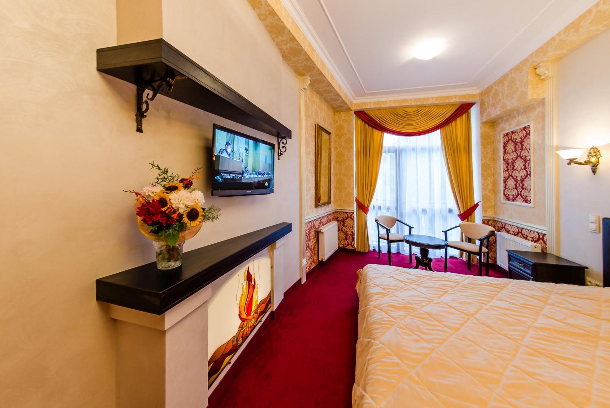 Franz Hotel&Restaurant Ivano-Frankivszk Kültér fotó