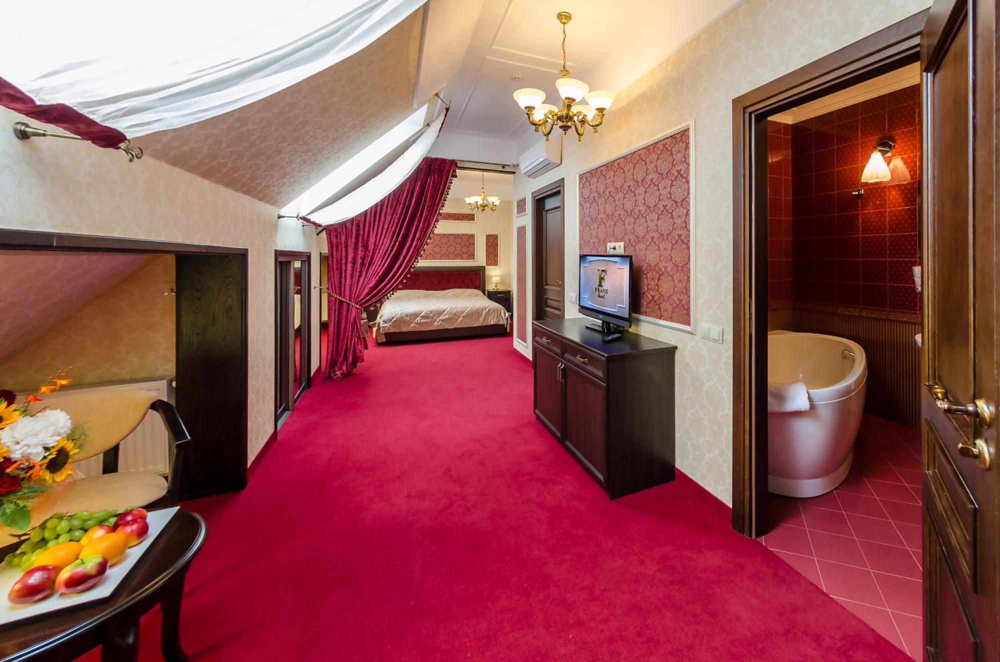 Franz Hotel&Restaurant Ivano-Frankivszk Kültér fotó