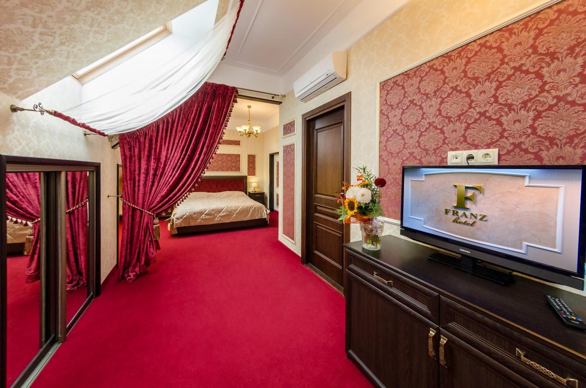 Franz Hotel&Restaurant Ivano-Frankivszk Kültér fotó