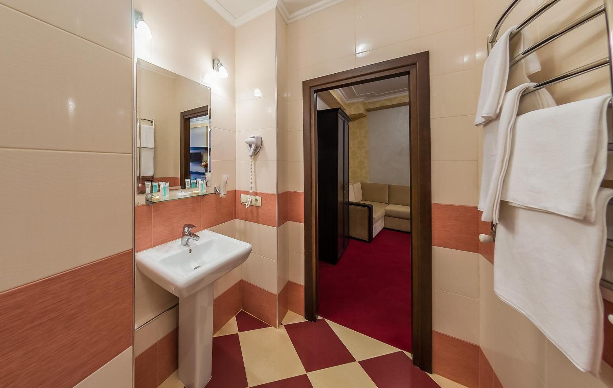 Franz Hotel&Restaurant Ivano-Frankivszk Szoba fotó