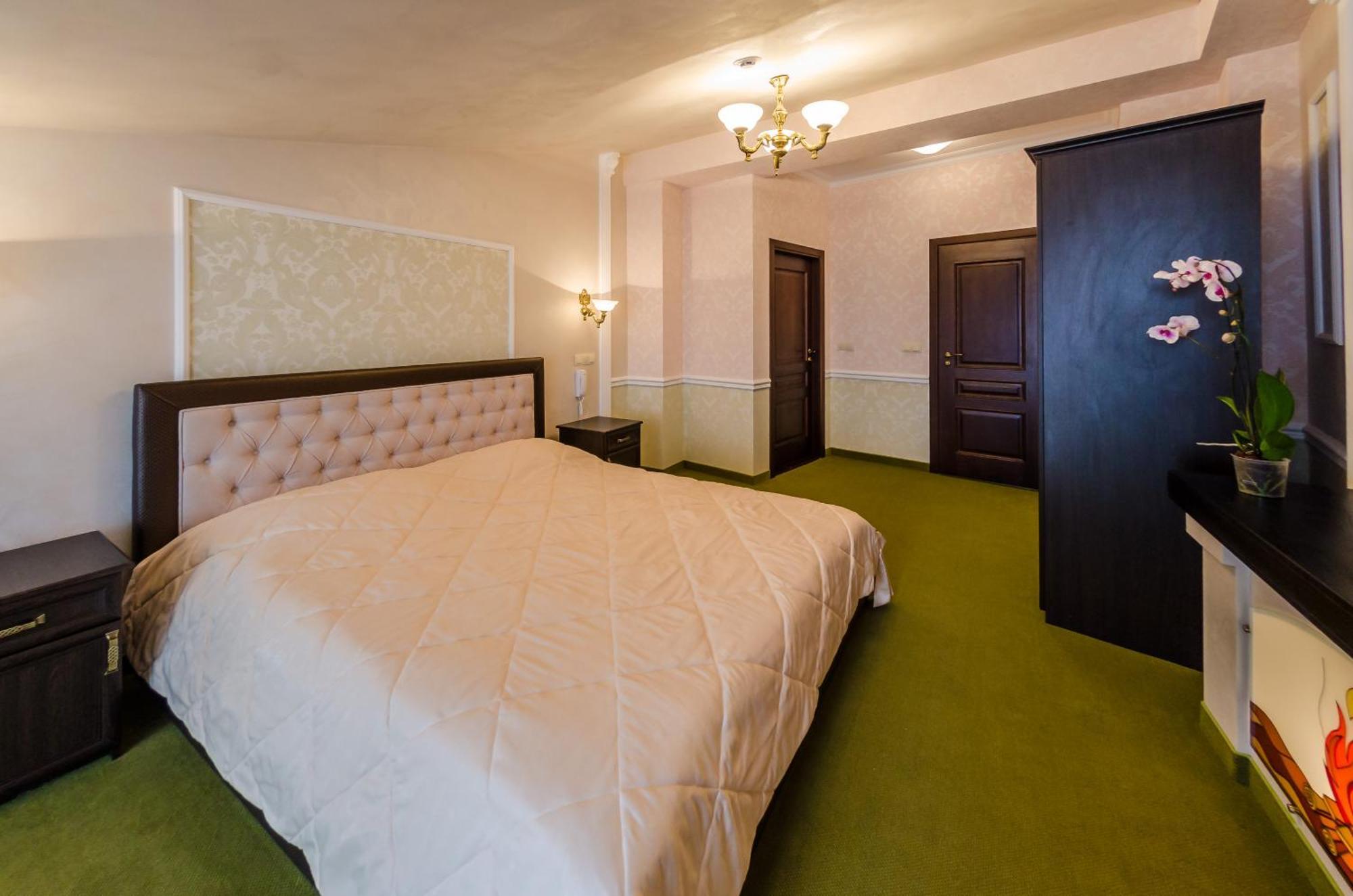 Franz Hotel&Restaurant Ivano-Frankivszk Szoba fotó